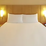 ホテル イビス サントル プティ フランス