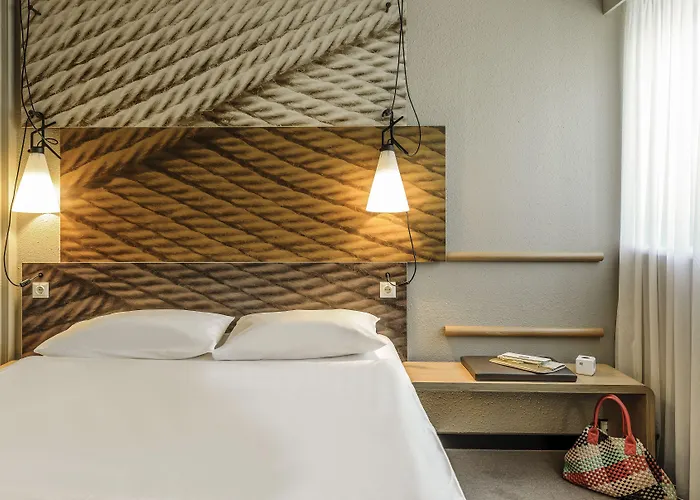 ホテル イビス サントル プティ フランス 3*