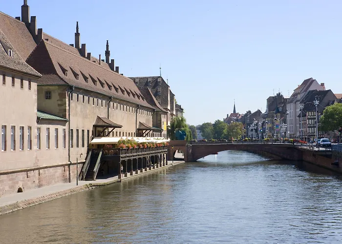 イビス サントル プティ フランス