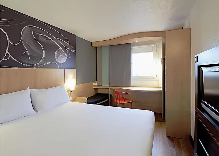 Ibis Centre Petite France Hotel 3*
